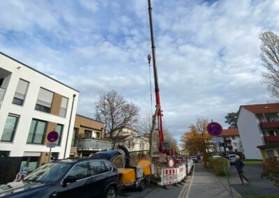 Kranfällung in Nürnberg mit Straßensperre